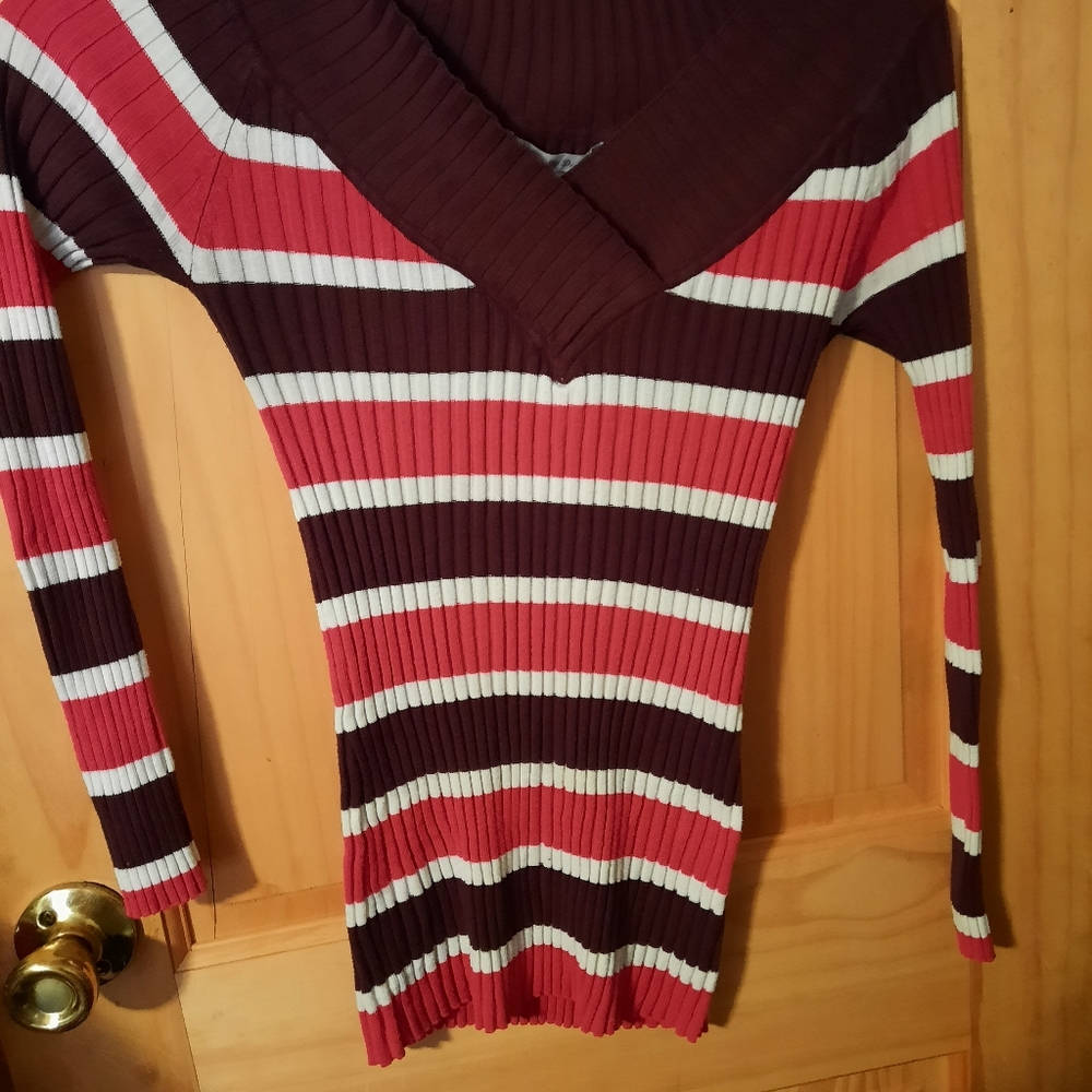 2/$10 Women's striped v-neck sweater M